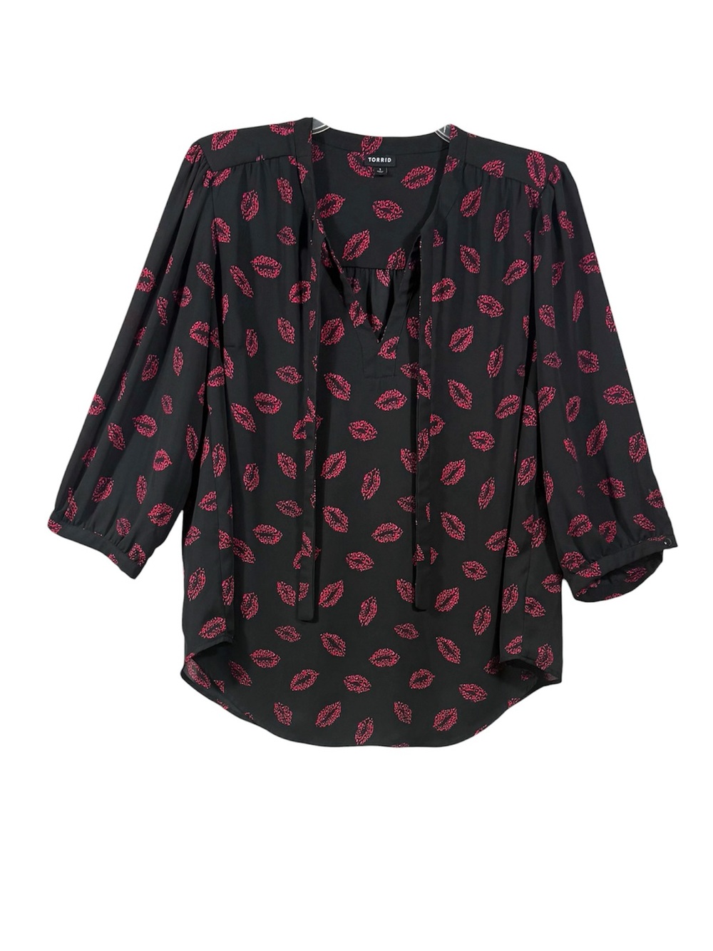 Torrid Size 1X Black Pink Leopard Lip Print Tie Neck Blouse 3/4 Sleeve Top
